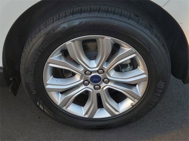 Certified 2022 Ford Edge Titanium w/ Equipment Group 301A image 5