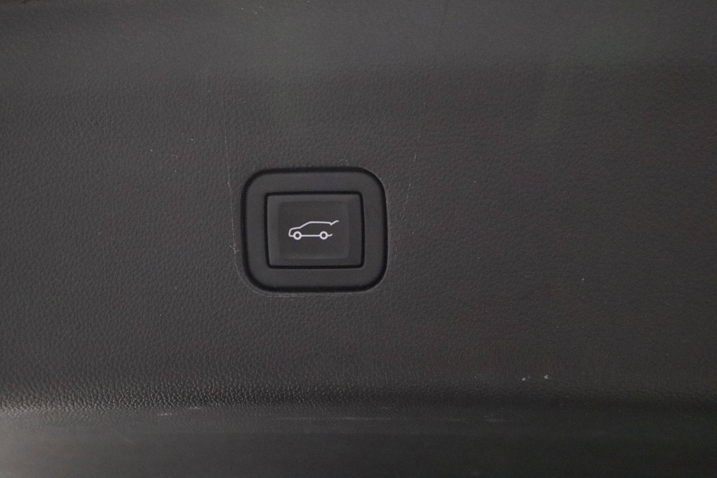 Used 2024 Buick Enclave Premium image 17