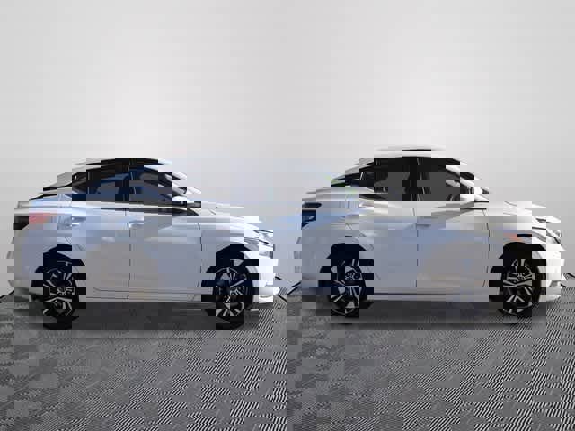 Used 2022 Nissan Sentra SV image 4