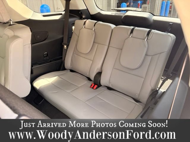 Certified 2025 Ford Explorer Active w/ Active Comfort Package AWD/4WD image 8