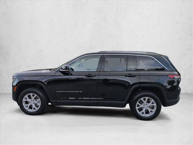 Used 2022 Jeep Grand Cherokee Limited w/ Trailer Tow Prep Group (B) AWD/4WD image 9