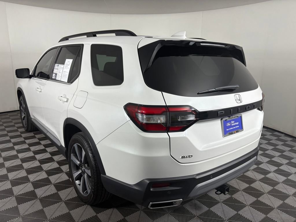 Used 2025 Honda Pilot Elite image 3