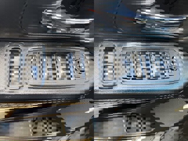 Used 2018 Dodge Grand Caravan SXT w/ Blacktop Package image 15