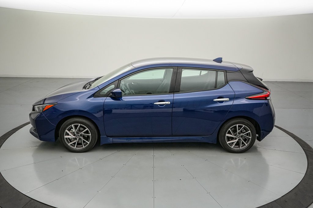 Used 2025 Nissan Leaf S FWD image 7