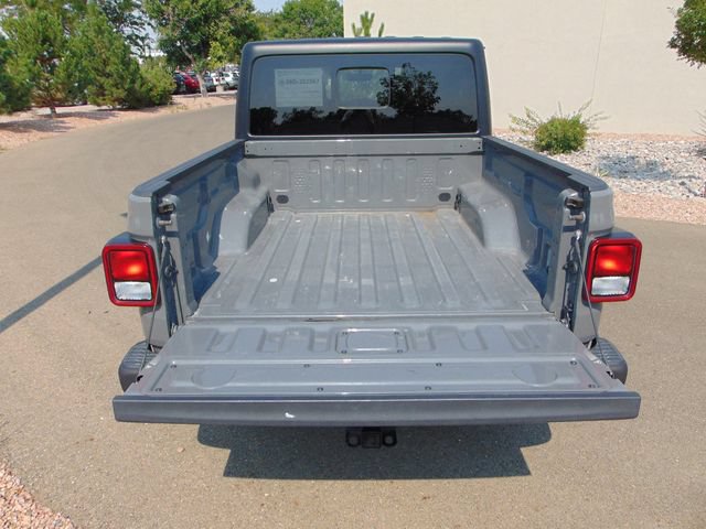 Used 2022 Jeep Gladiator Rubicon w/ Trailer Tow Package AWD/4WD image 24
