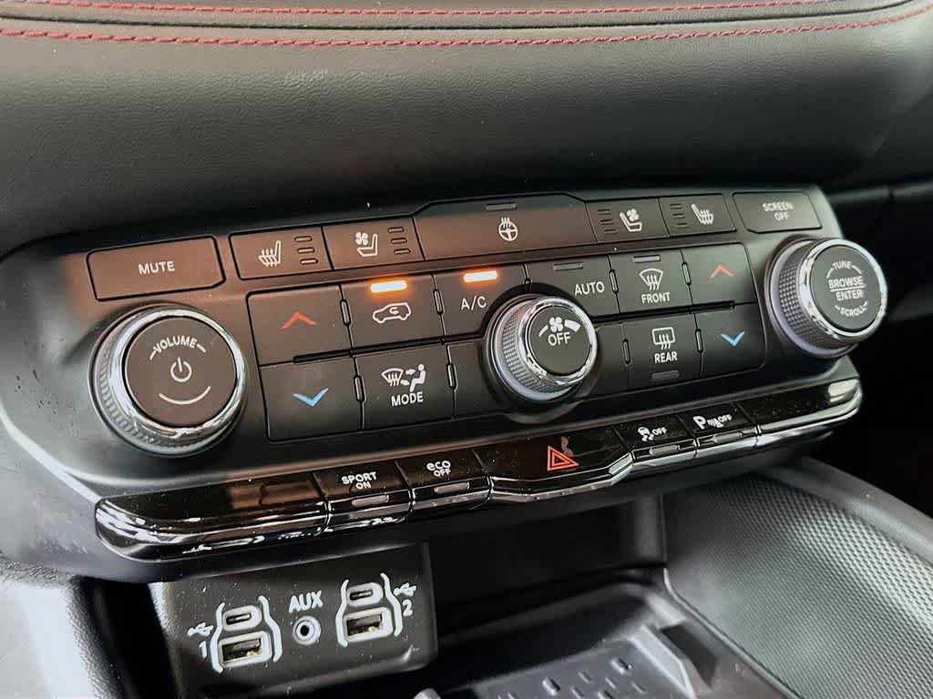 Used 2025 Dodge Durango R/T AWD/4WD image 18