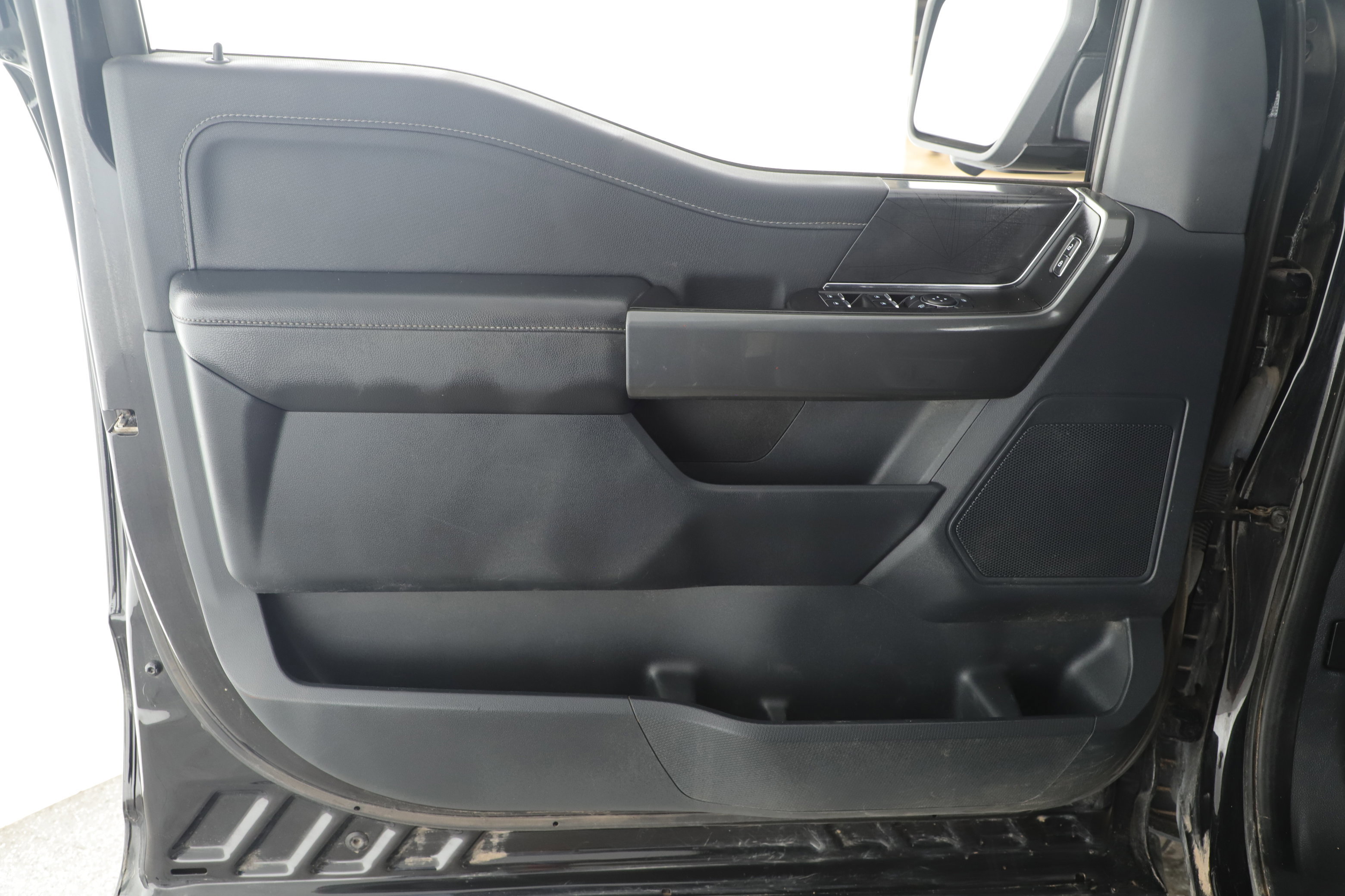 Certified 2022 Ford F150 XLT w/ Equipment Group 302A High image 9