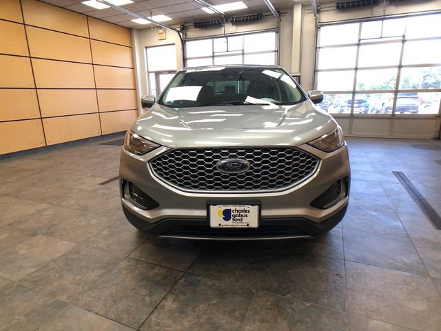 Certified 2024 Ford Edge SEL w/ Convenience Package AWD/4WD image 2
