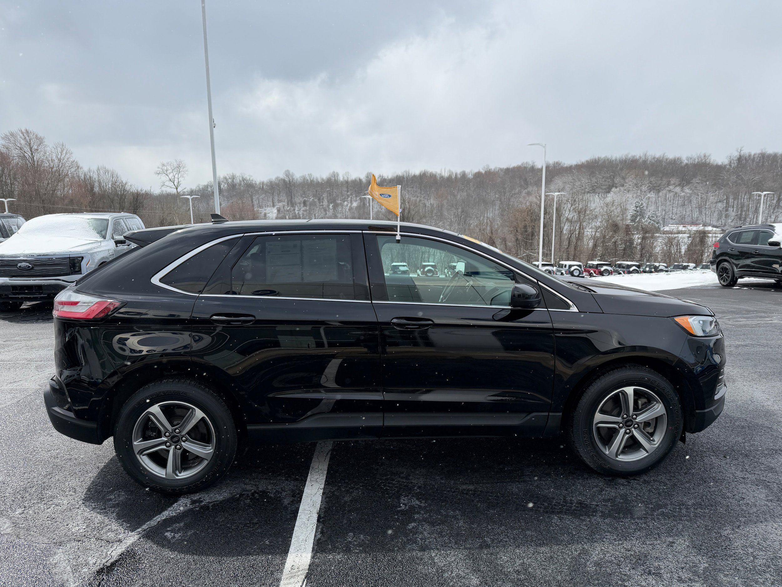 Certified 2023 Ford Edge SEL w/ Convenience Package AWD/4WD image 4