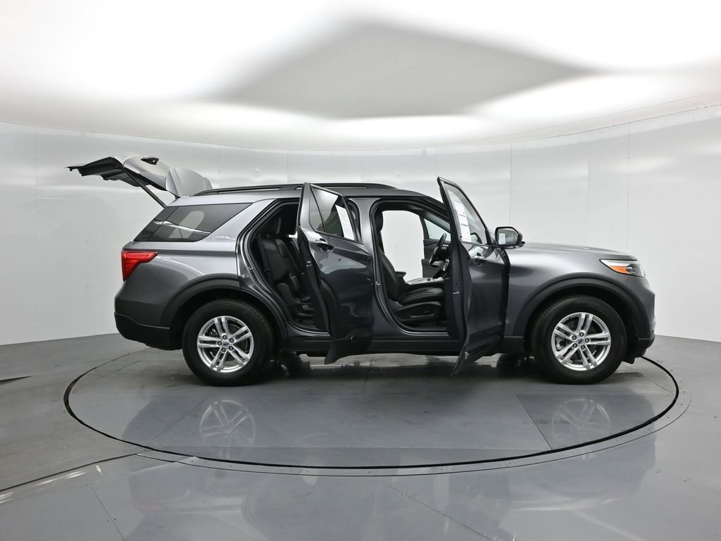 Certified 2023 Ford Explorer XLT w/ Equipment Group 202A image 5
