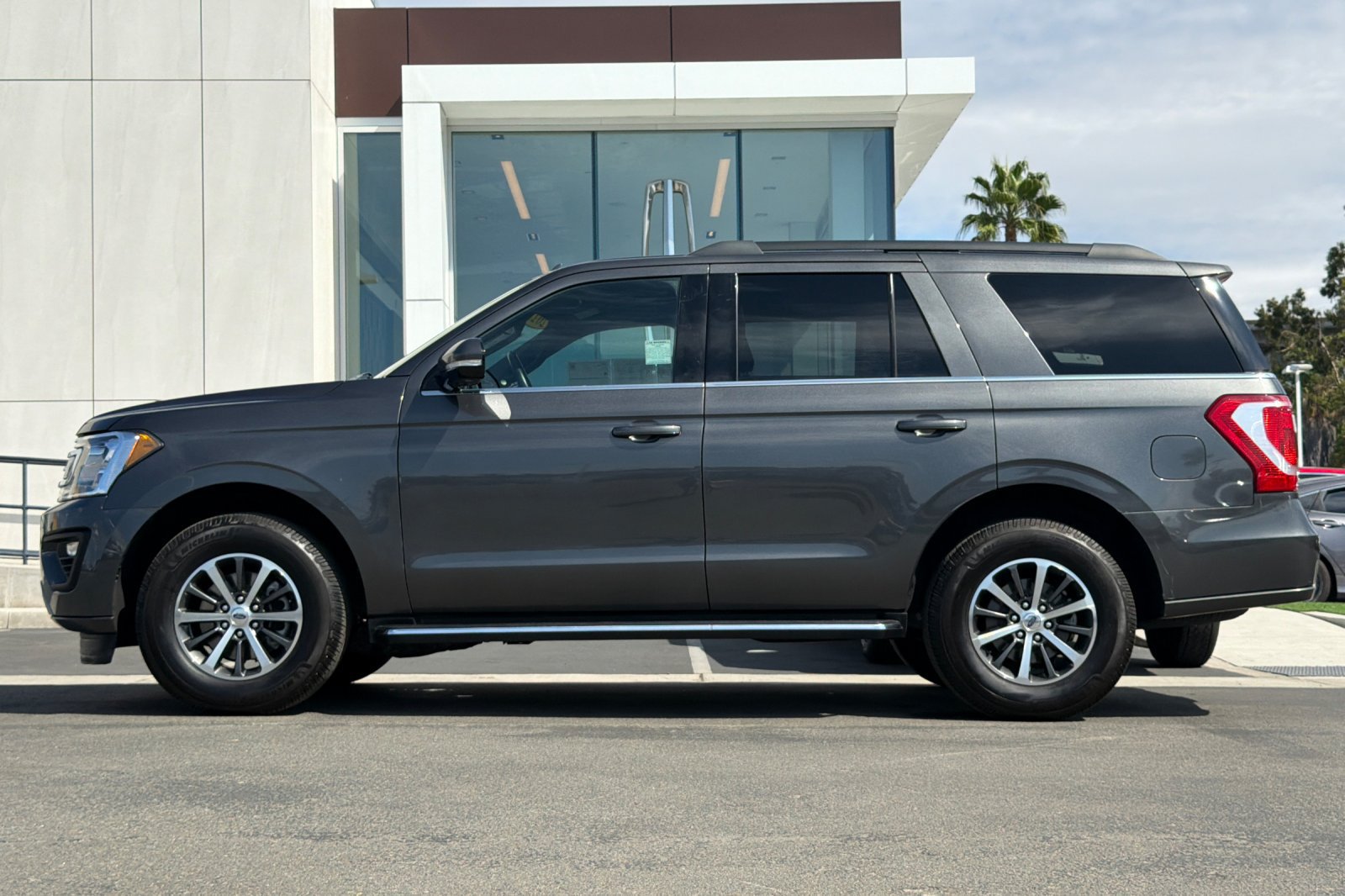 Certified 2021 Ford Expedition XLT RWD image 6