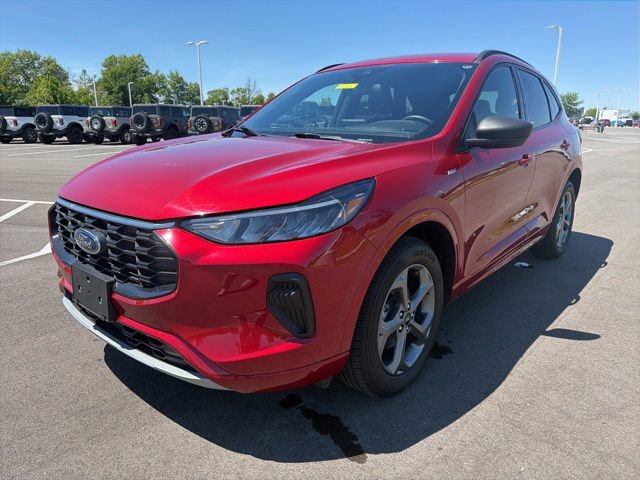 Certified 2024 Ford Escape ST-Line AWD/4WD image 2