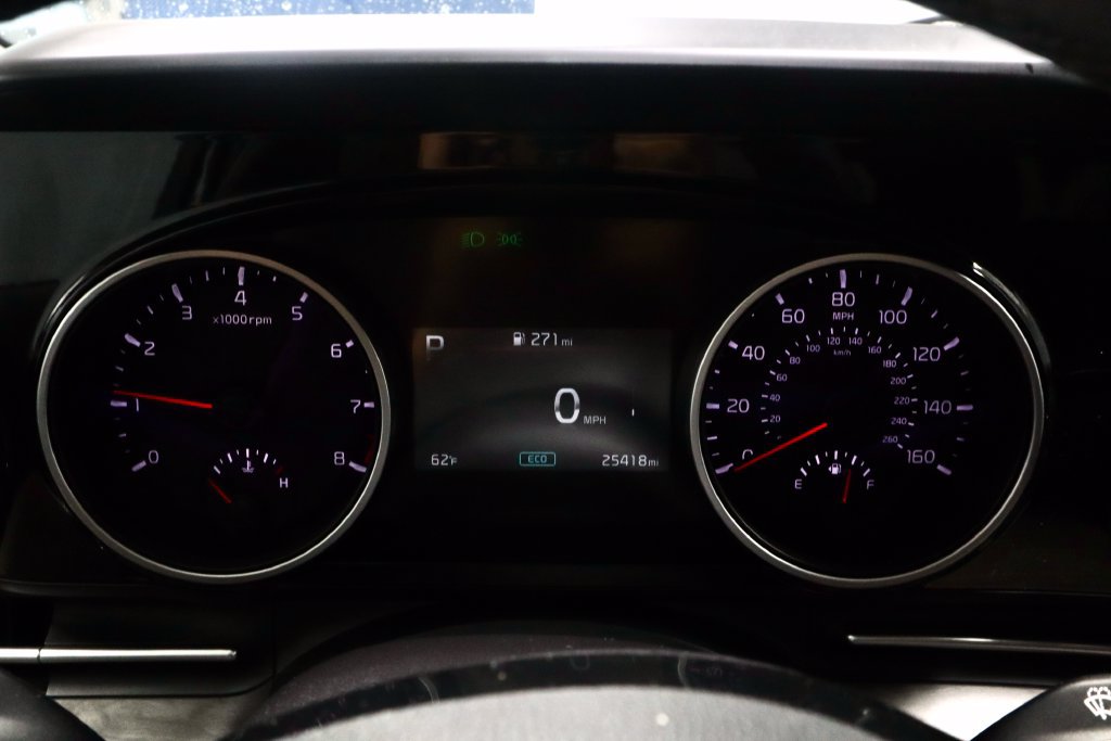 Used 2024 Kia Carnival EX FWD image 28