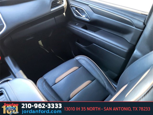 Used 2022 GMC Yukon XL AT4 image 15
