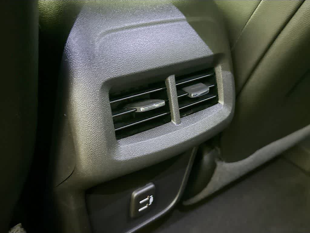 Used 2024 Chevrolet Equinox Premier AWD/4WD image 13