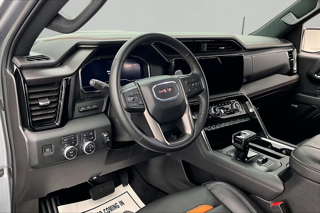 Used 2024 GMC Sierra 1500 AT4 w/ Technology Package AWD/4WD image 14