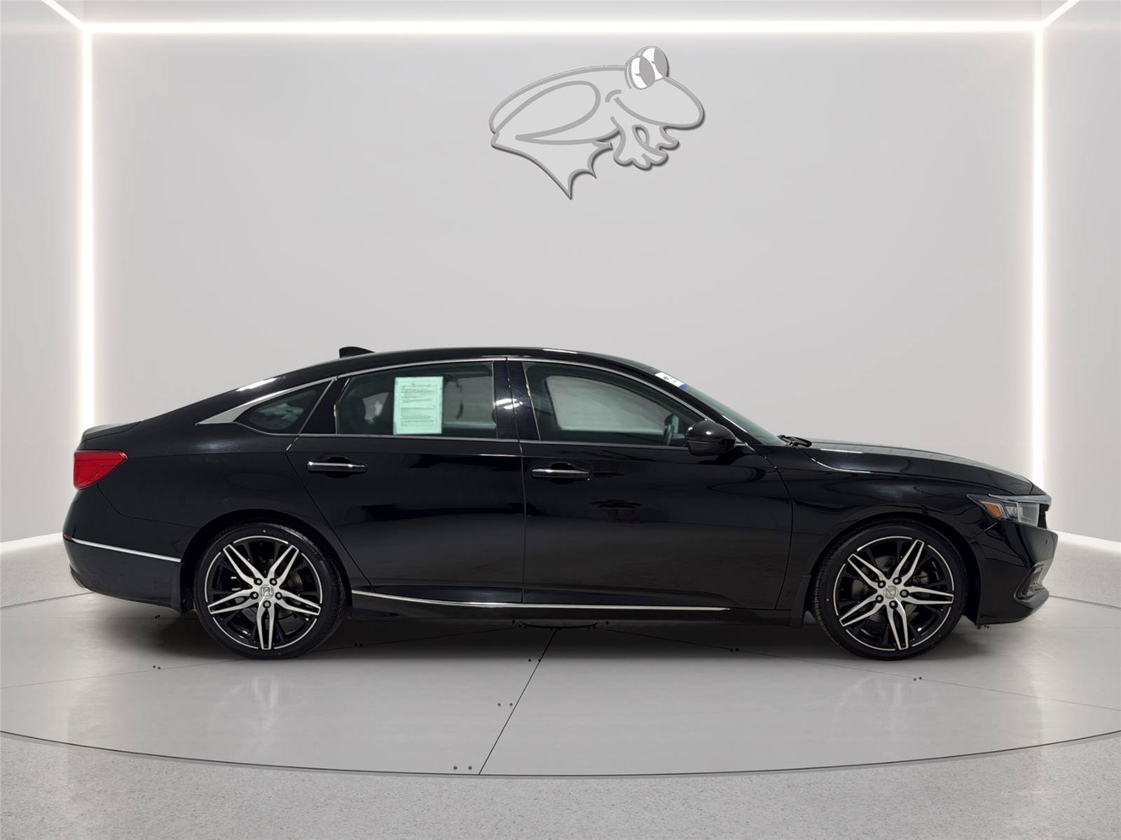 Used 2021 Honda Accord Touring image 4