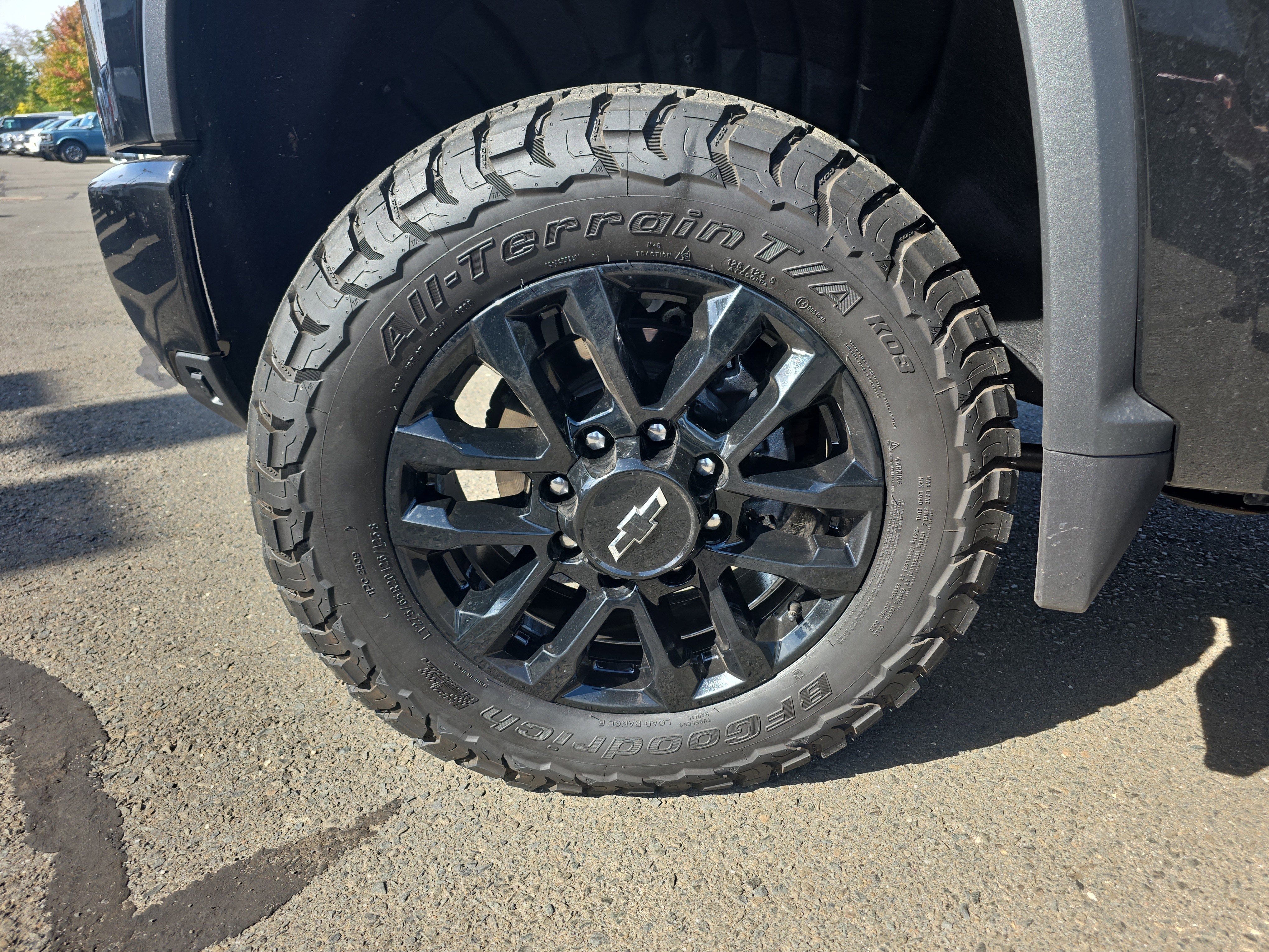 Used 2025 Chevrolet Silverado 3500 LTZ w/ LTZ Plus Package image 13