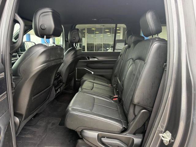 Used 2024 Jeep Wagoneer L Series II w/ Flexible Seating Group AWD/4WD image 11