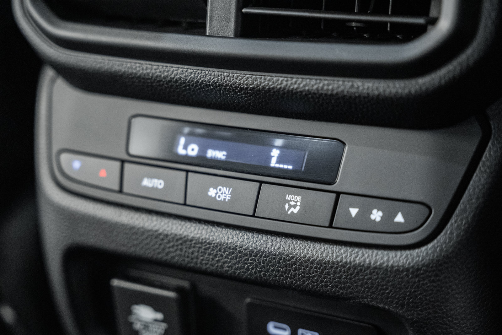 Used 2025 Honda Pilot TrailSport image 41
