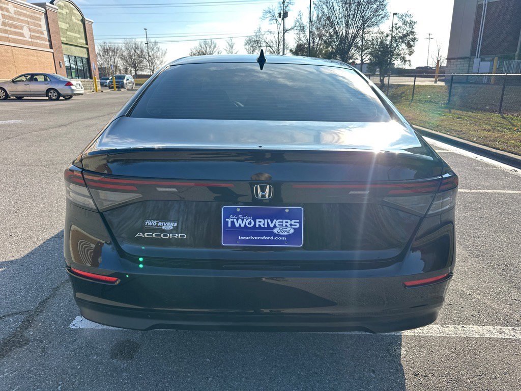 Used 2023 Honda Accord EX image 5