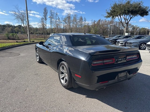 Used 2019 Dodge Challenger SXT image 3