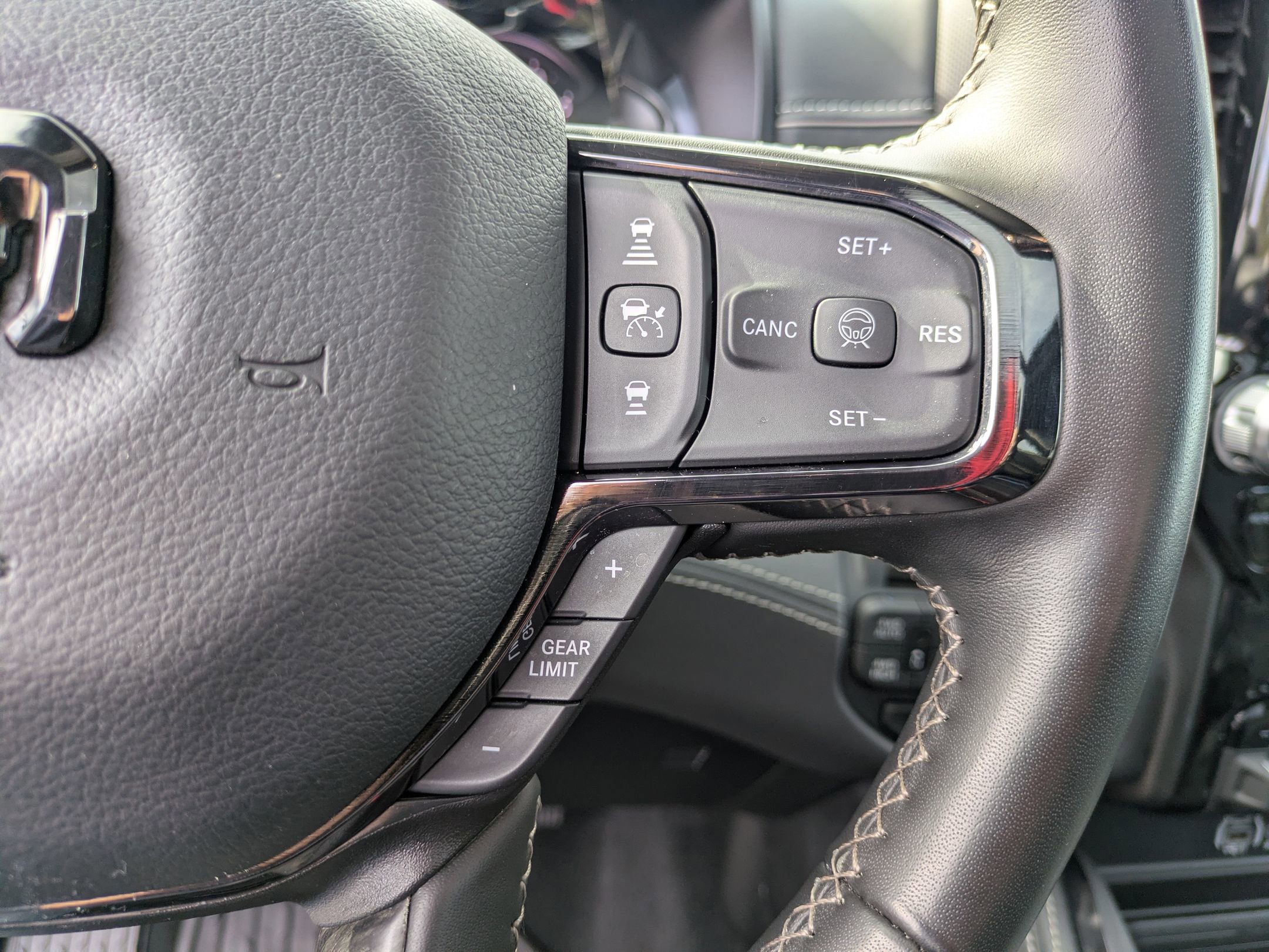 Used 2025 RAM 1500 Limited image 20