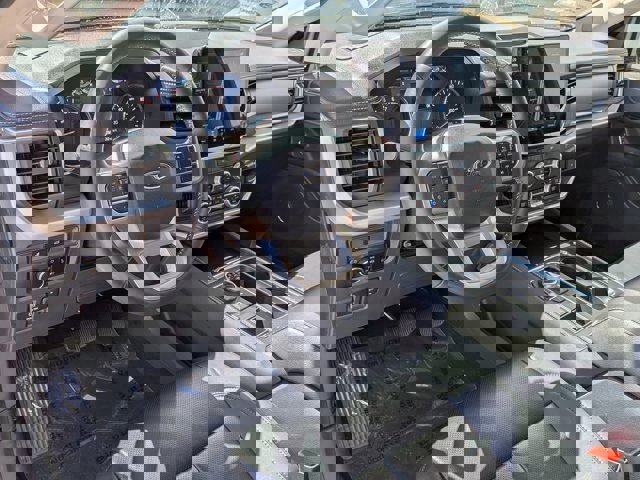 Certified 2024 Ford Expedition XLT image 17