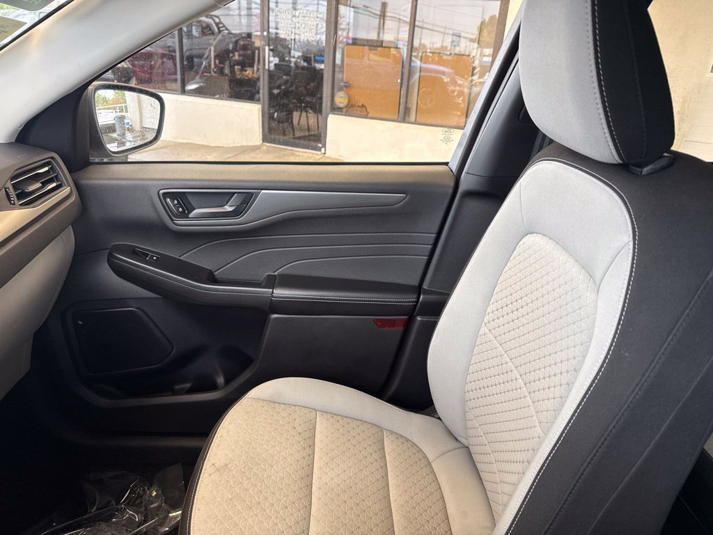 Certified 2023 Ford Escape Active AWD/4WD image 22
