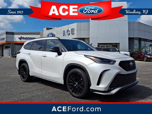 Used 2024 Toyota Highlander XSE AWD/4WD image 1