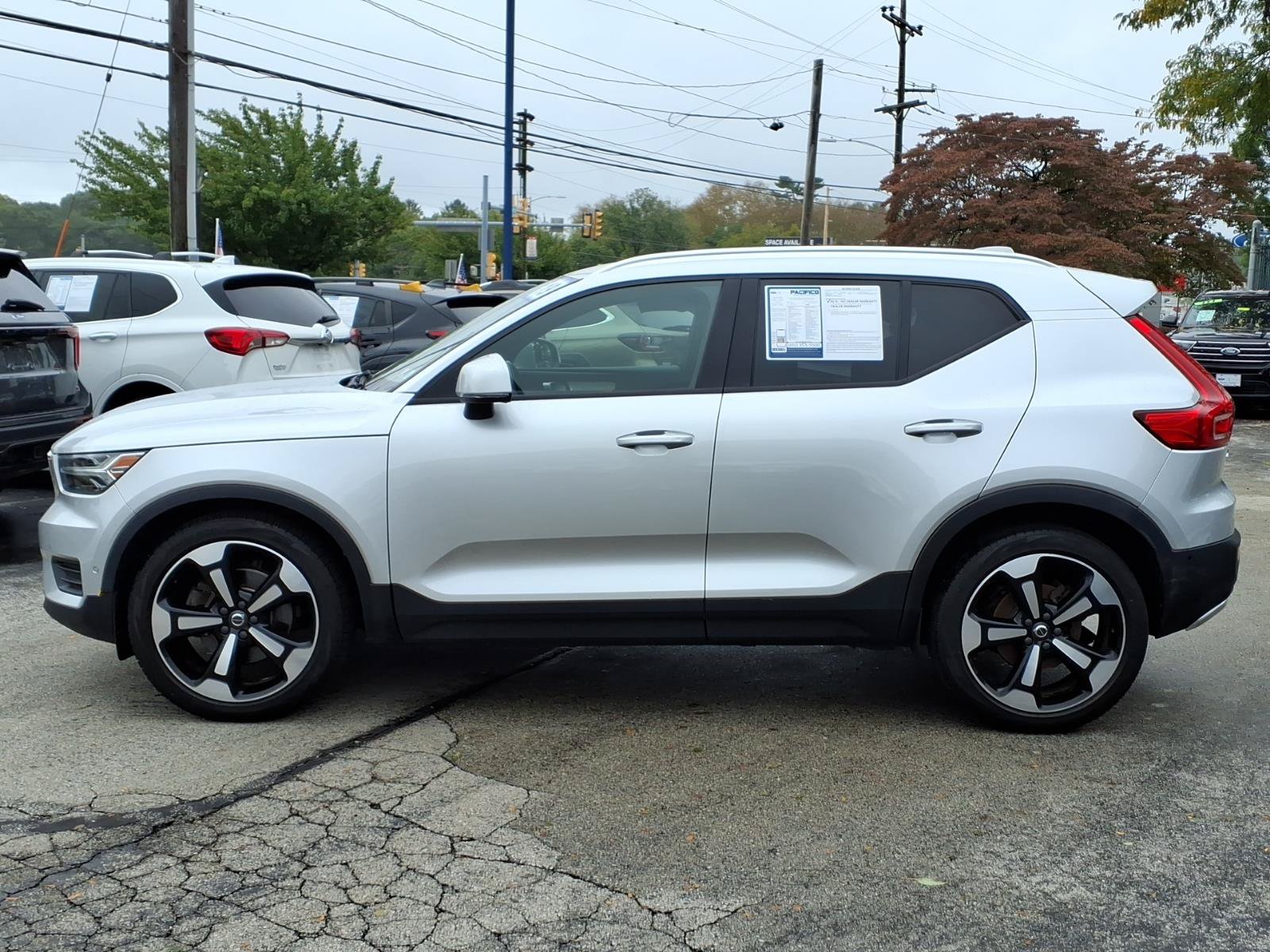 Used 2019 Volvo XC40 T5 Momentum AWD/4WD image 6