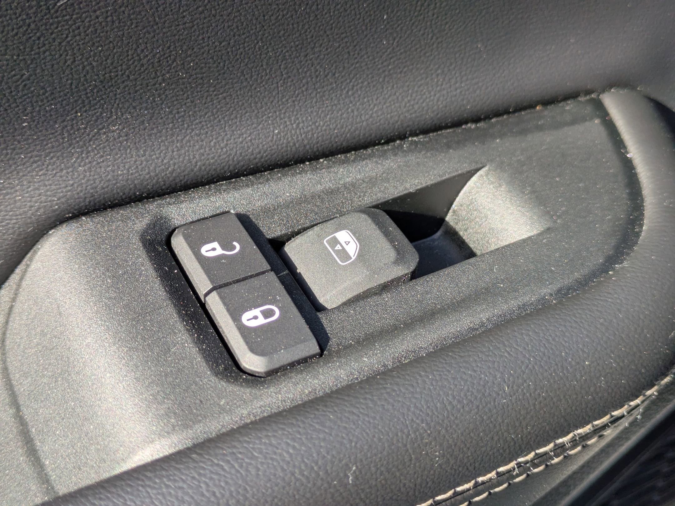 Used 2025 Jeep Grand Cherokee Laredo w/ Luxury Tech Group I image 24