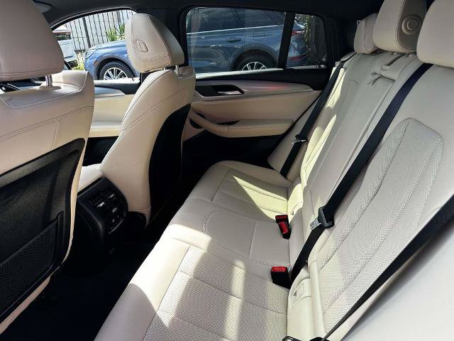 Used 2024 BMW X4 xDrive30i w/ Parking Assistance Package AWD/4WD image 19