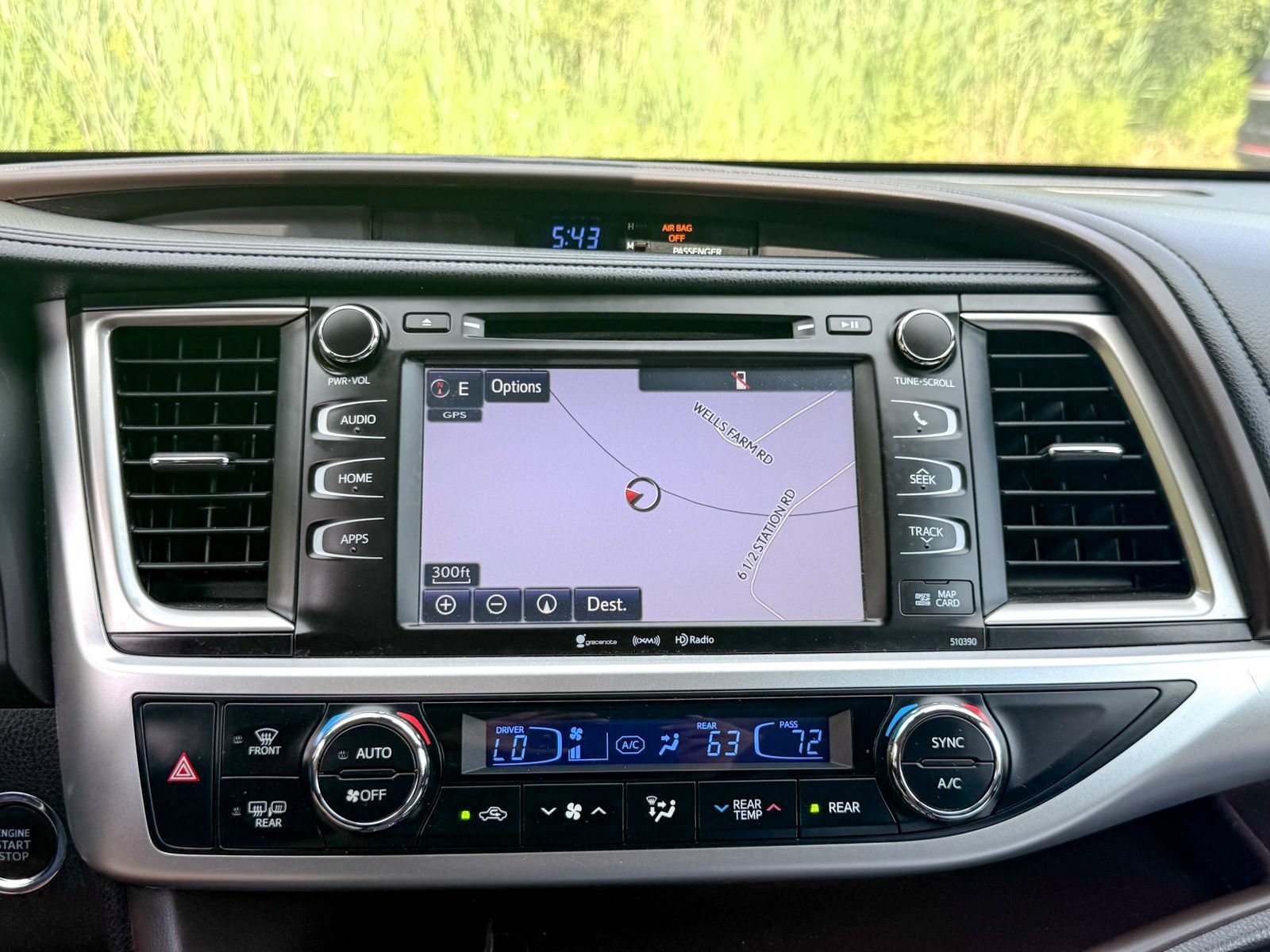 Used 2019 Toyota Highlander XLE AWD/4WD image 24