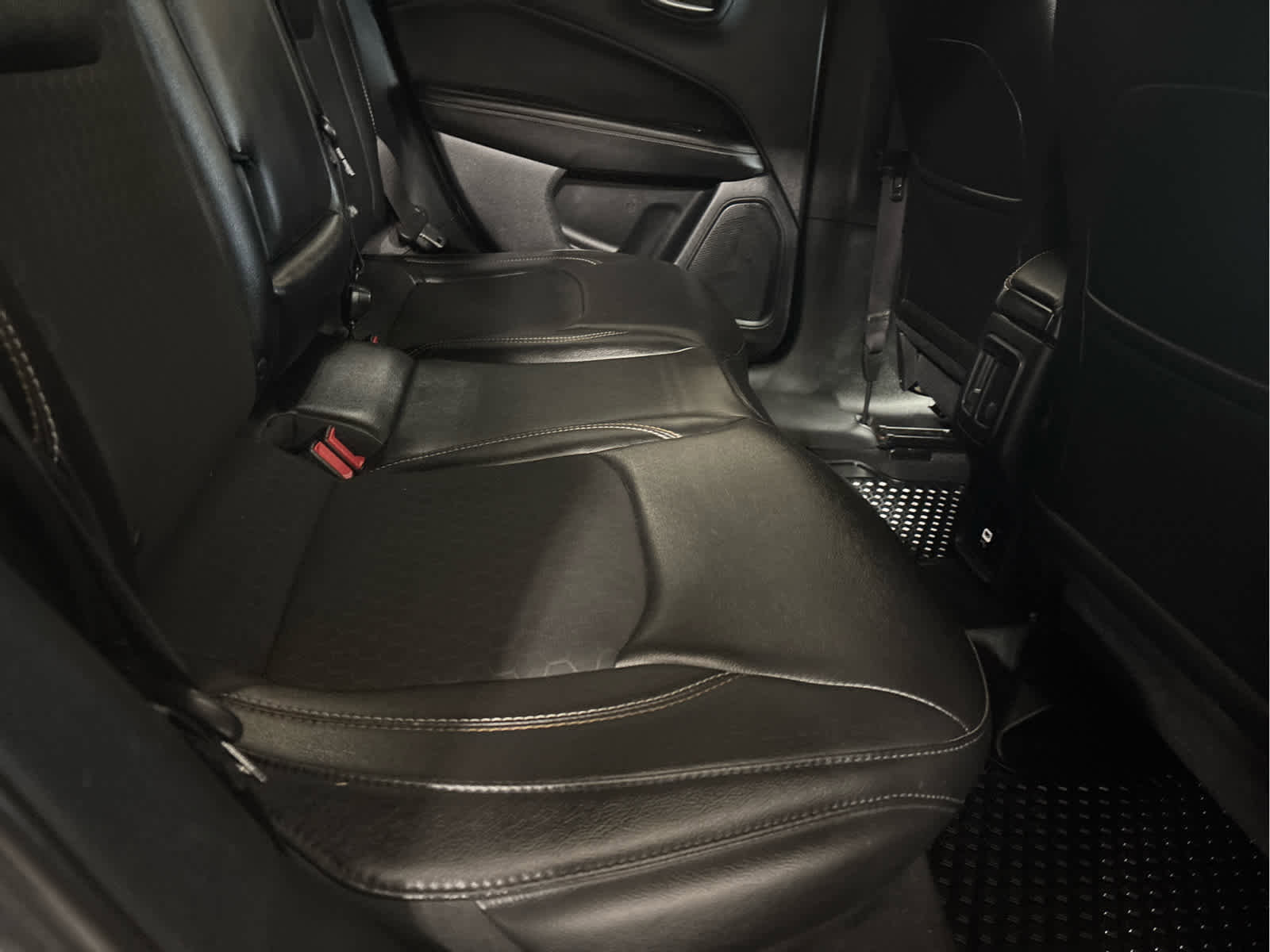 Used 2018 Jeep Compass Latitude w/ Cold Weather Group image 49