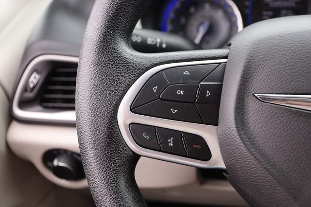 Used 2021 Chrysler Voyager Lxi FWD image 13