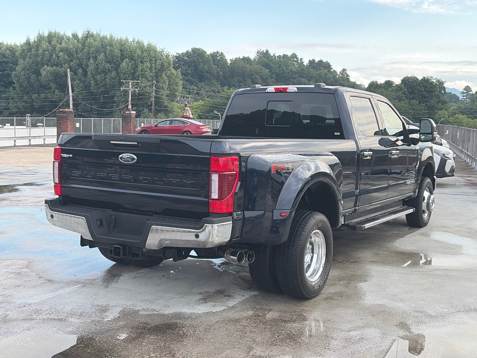 Certified 2022 Ford F350 Lariat w/ Lariat Ultimate Package AWD/4WD image 3