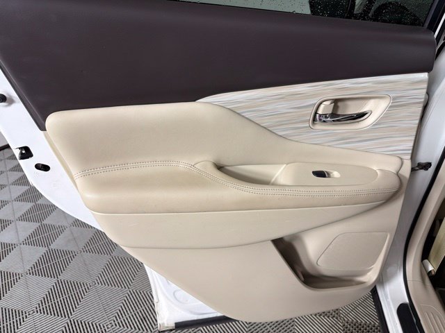 Used 2018 Nissan Murano Platinum w/ Cargo Package FWD image 27