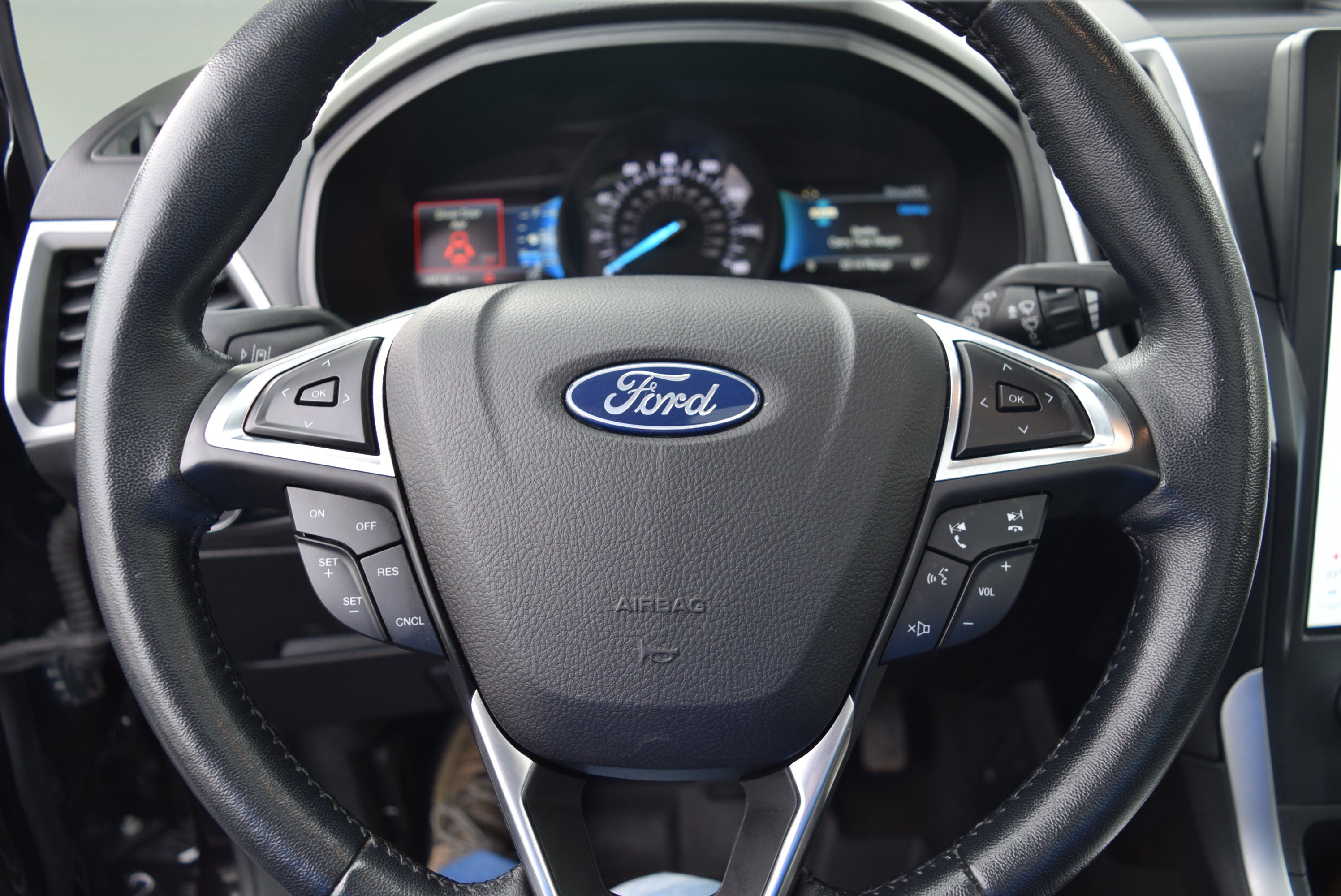 Certified 2023 Ford Edge SEL w/ Convenience Package AWD/4WD image 12