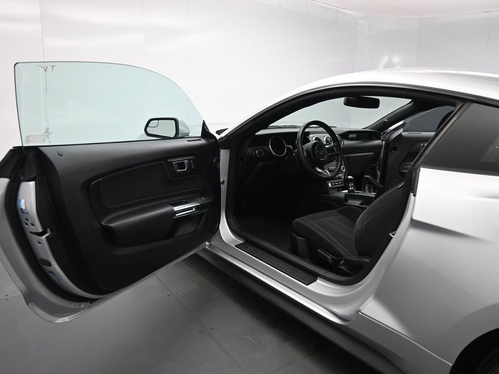 Certified 2019 Ford Mustang Coupe image 9