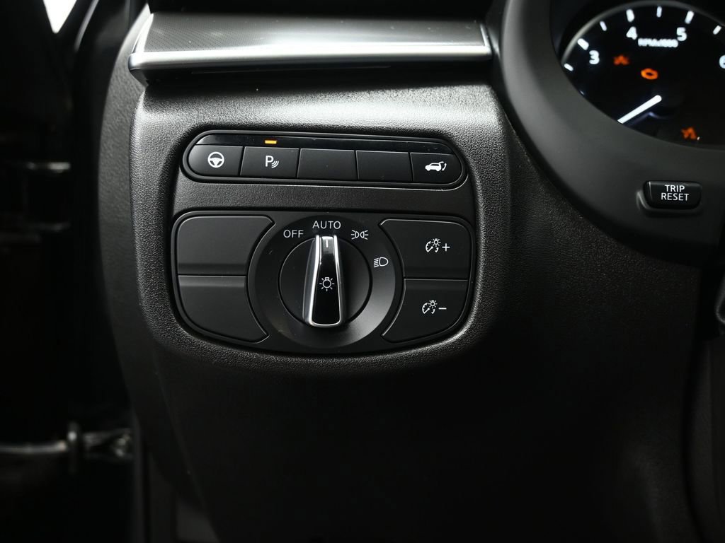 Used 2024 INFINITI QX50 Luxe image 39