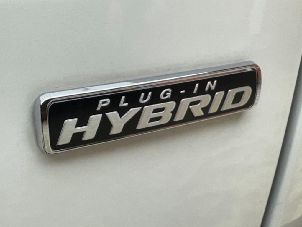 Certified 2025 Ford Escape SE FWD image 8
