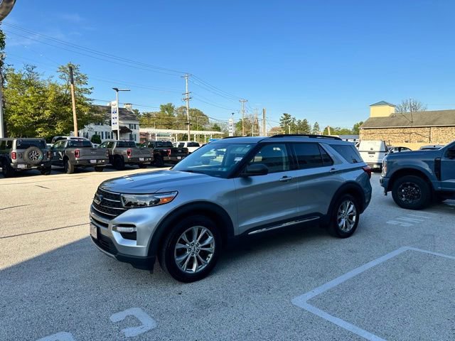 Certified 2021 Ford Explorer XLT w/ Equipment Group 202A AWD/4WD image 7
