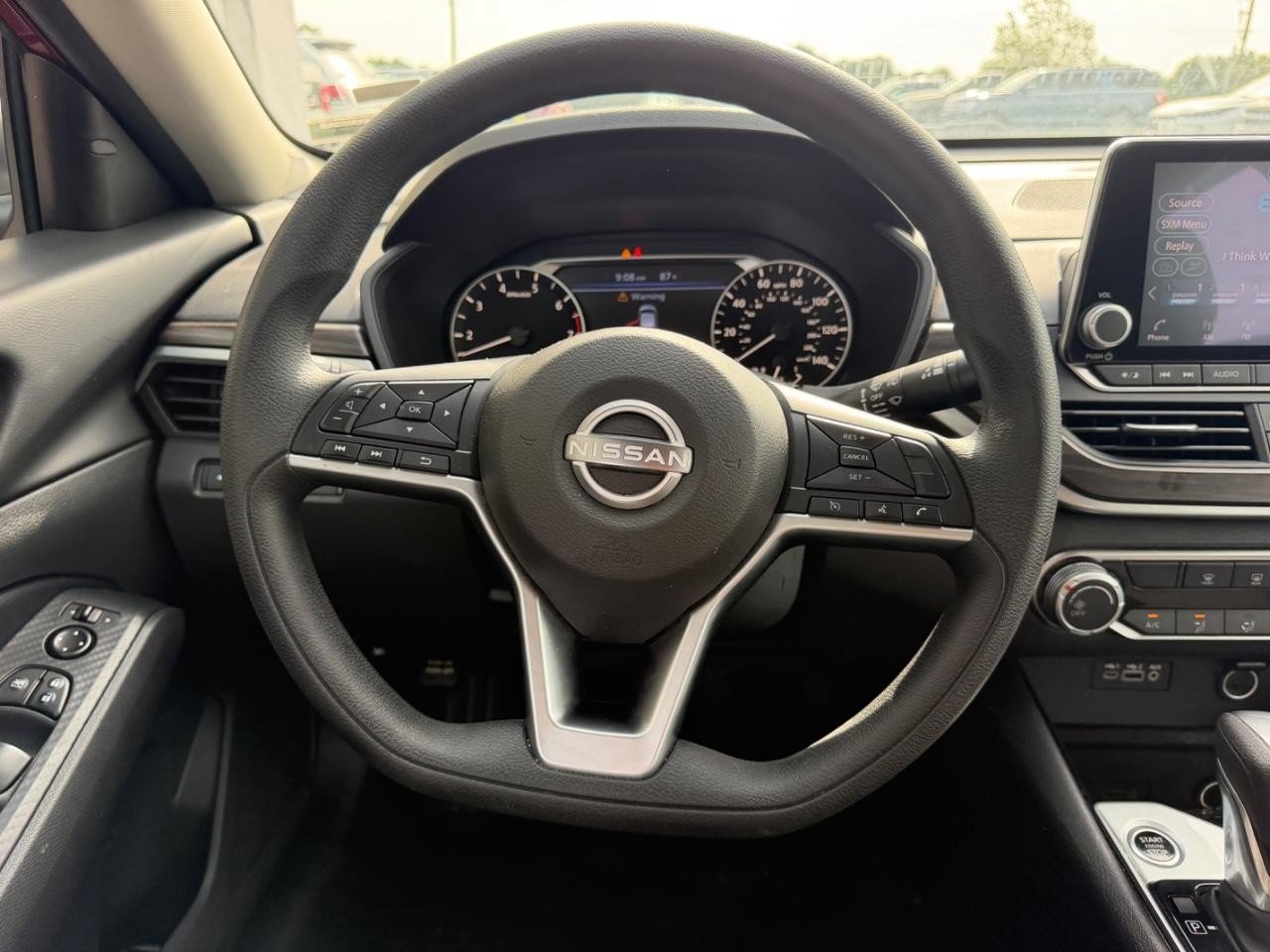 Used 2024 Nissan Altima 2.5 SV FWD image 11
