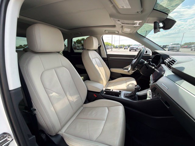 Used 2020 Audi Q3 2.0T Premium w/ Convenience Package AWD/4WD image 22