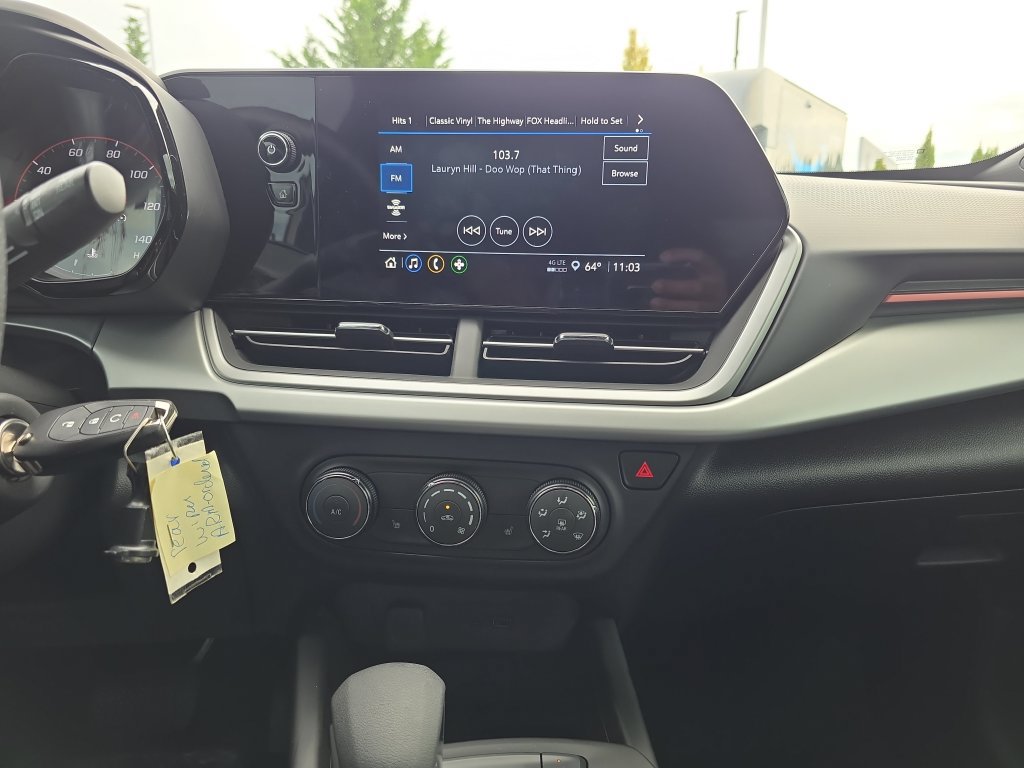 Used 2026 Chevrolet Trax RS FWD image 26