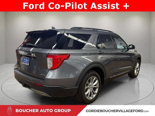 Certified 2021 Ford Explorer XLT w/ Equipment Group 202A image 3