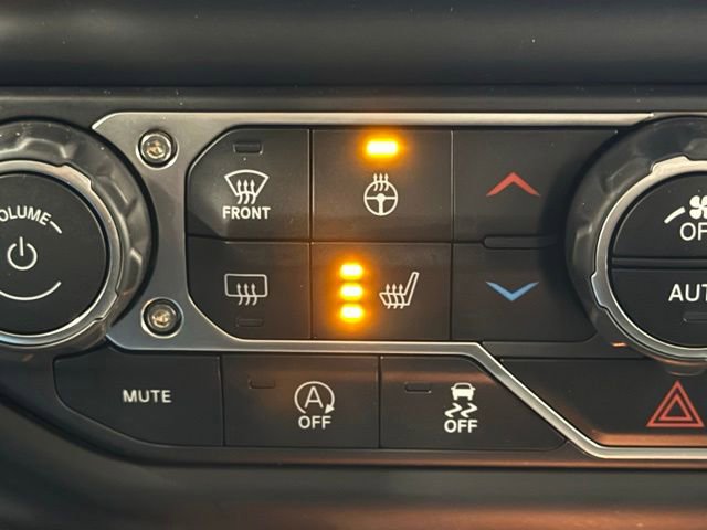 Used 2021 Jeep Gladiator Rubicon w/ LED Lighting Group AWD/4WD image 26