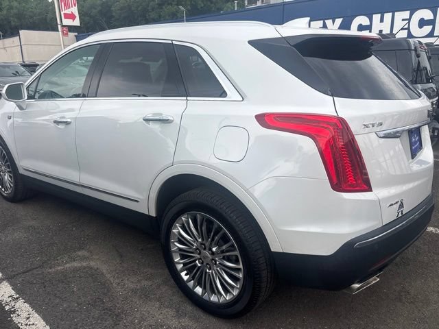 Used 2018 Cadillac XT5 Luxury w/ Driver Awareness Package AWD/4WD image 9