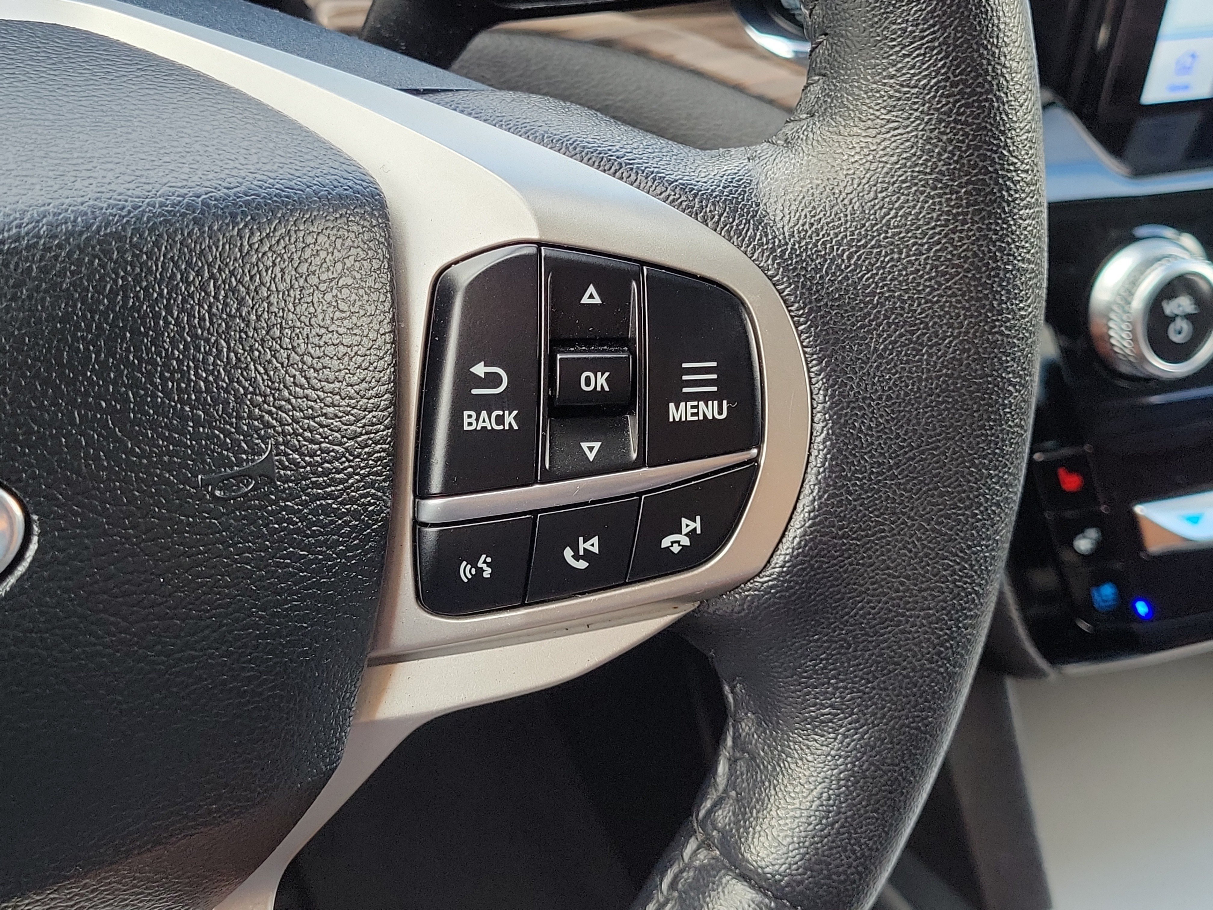 Certified 2024 Ford Explorer Limited w/ Limited Technology Package AWD/4WD image 24